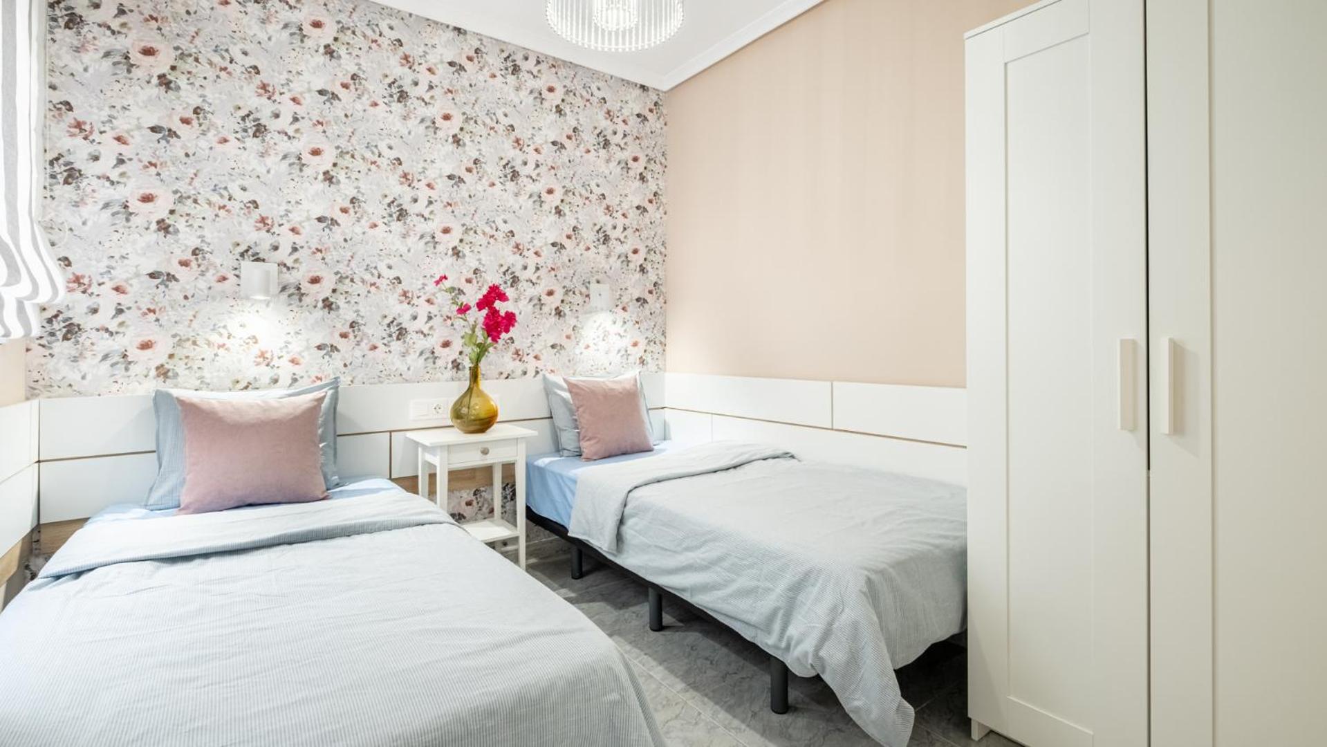 Apartamento Centrico Con Garaje Торевиеха Екстериор снимка